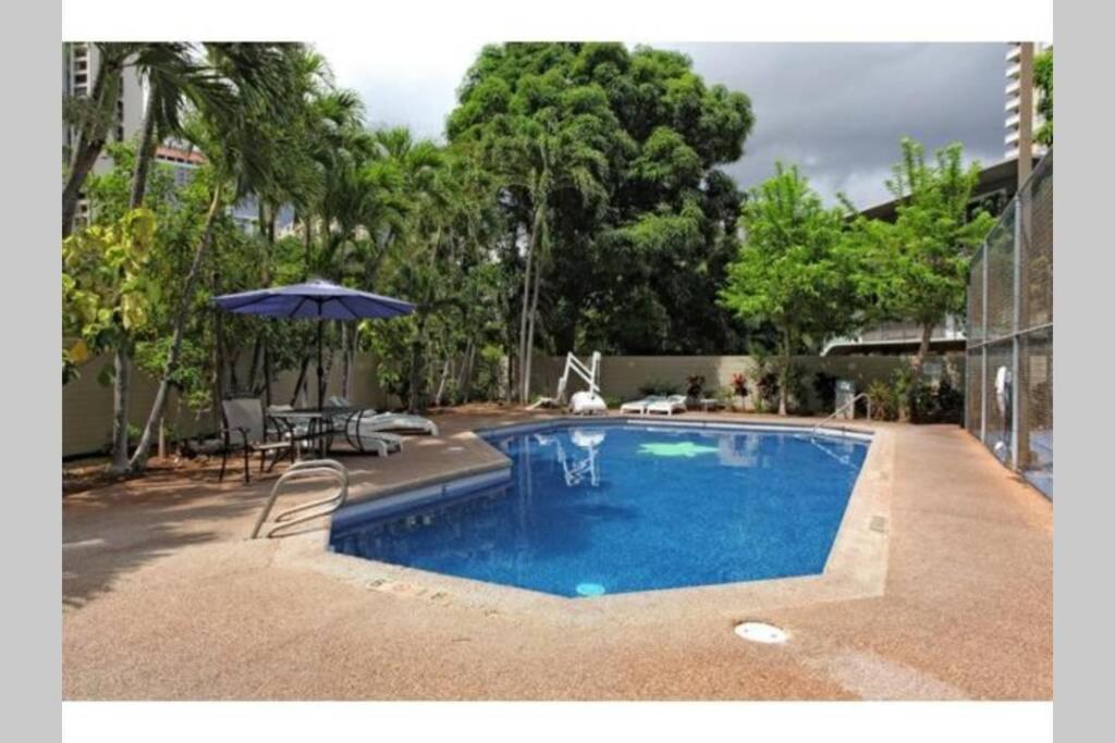 Spacious Studio W/ Parking, Beach/Mall/Park Honolulu Buitenkant foto
