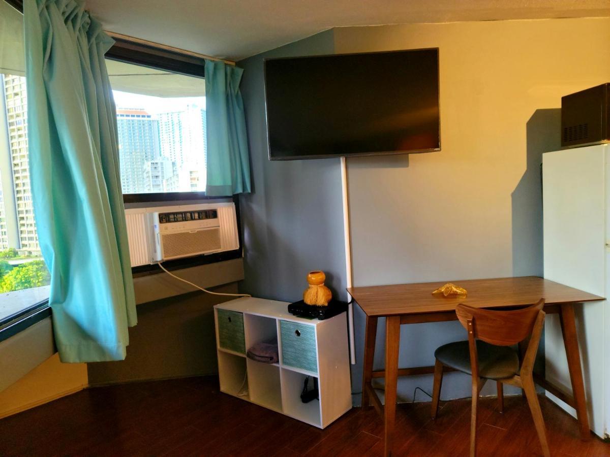 Spacious Studio W/ Parking, Beach/Mall/Park Honolulu Buitenkant foto