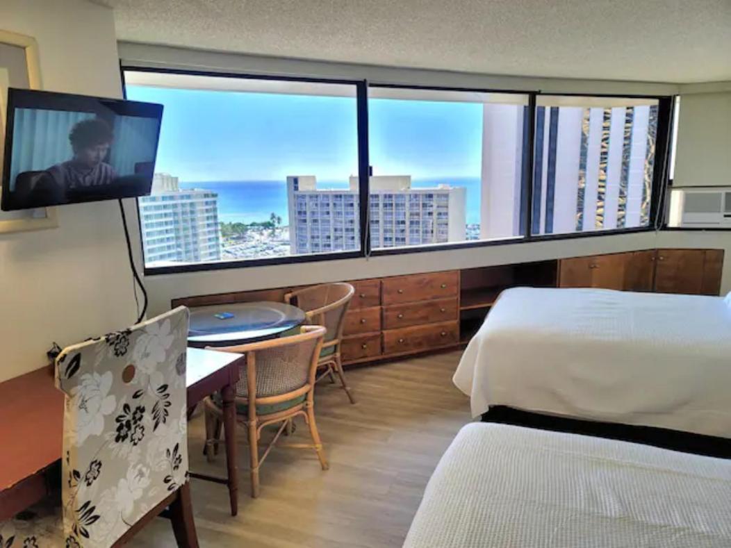 Spacious Studio W/ Parking, Beach/Mall/Park Honolulu Buitenkant foto