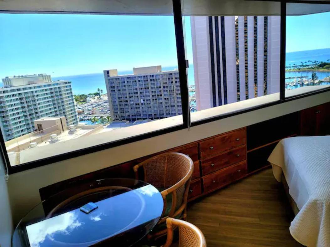 Spacious Studio W/ Parking, Beach/Mall/Park Honolulu Buitenkant foto