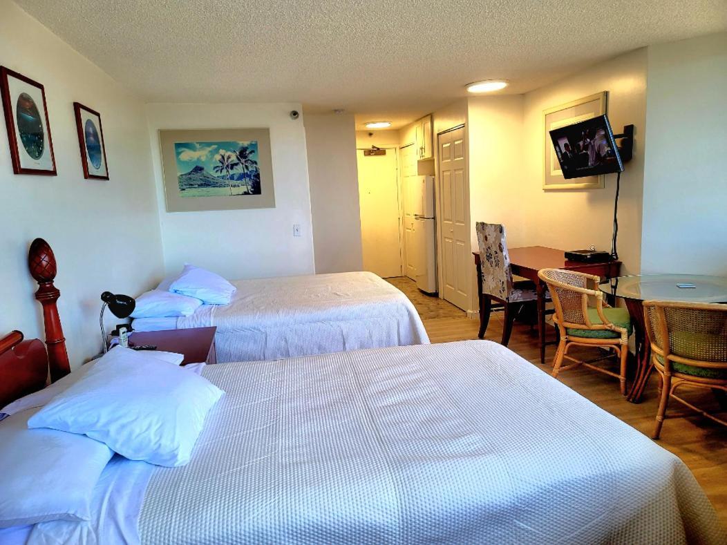 Spacious Studio W/ Parking, Beach/Mall/Park Honolulu Buitenkant foto